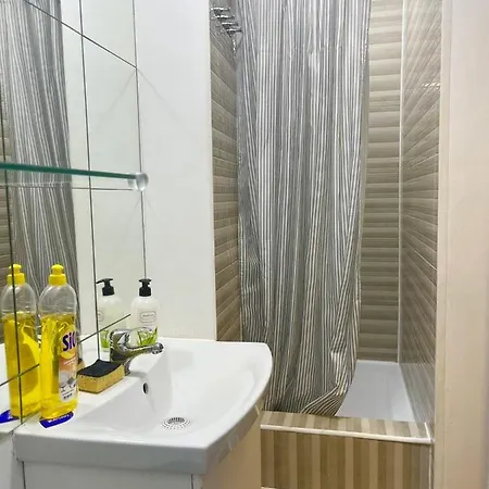 Apartment Outlet 5