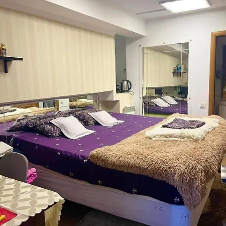 Apartment Outlet 5
