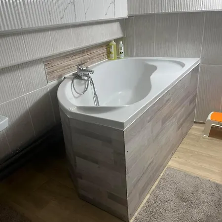 Apartment Outlet 5